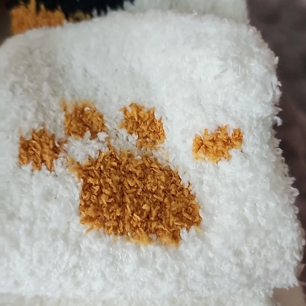 Last One Cat Paw print Fuzzy Super Warm Socks